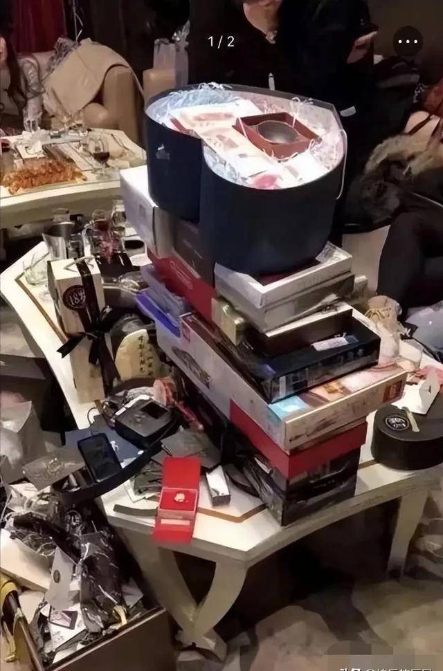 奢靡荒唐的白马会所性交易泛滥，让无数富婆挥金如土