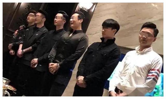 奢靡荒唐的白马会所：性交易泛滥，让无数富婆挥金如土