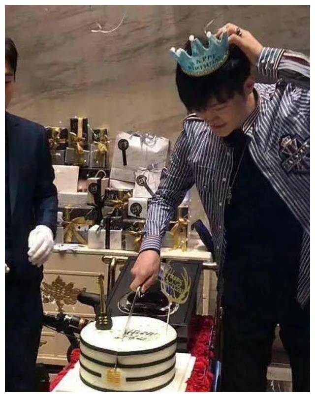 性交易泛滥、富婆欲罢不能，奢靡荒唐的白马会所，为何销声匿迹了