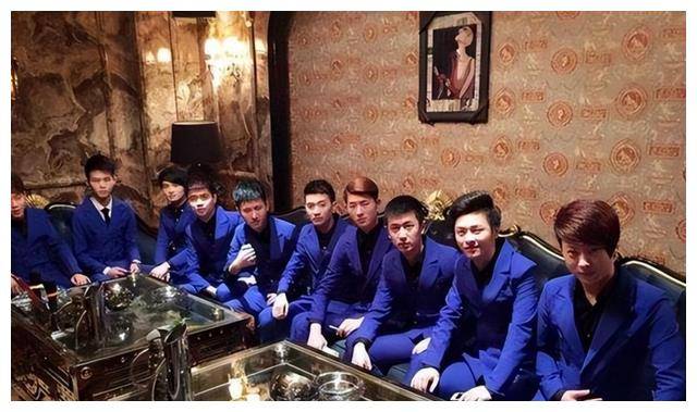 性交易泛滥、富婆欲罢不能，奢靡荒唐的白马会所，为何销声匿迹了