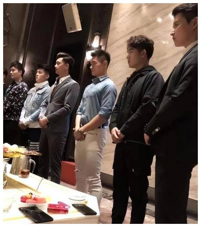 性交易泛滥、富婆欲罢不能，奢靡荒唐的白马会所，为何销声匿迹了