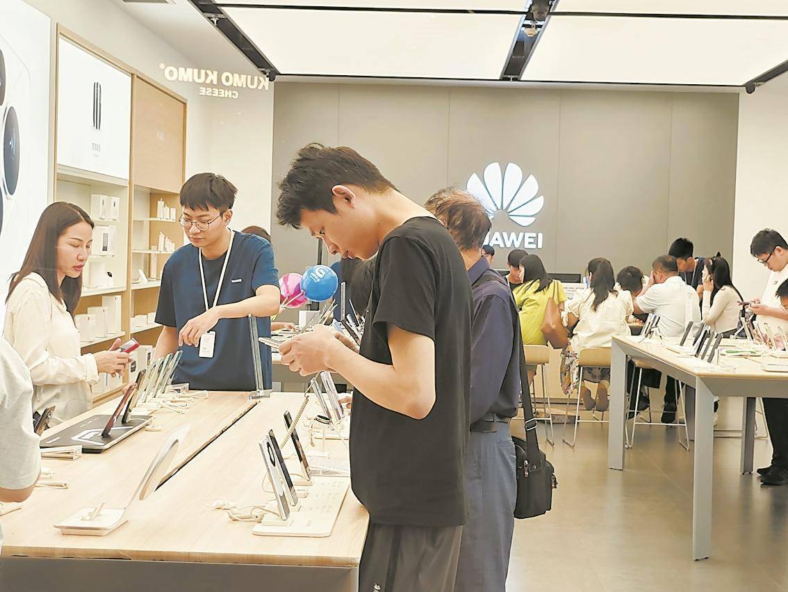 10月国产旗舰新机集体涨价 谁将领跑新一轮换机周期