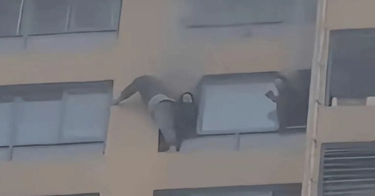 痛心！一公寓楼失火致1死2伤！高层着火如何逃生？