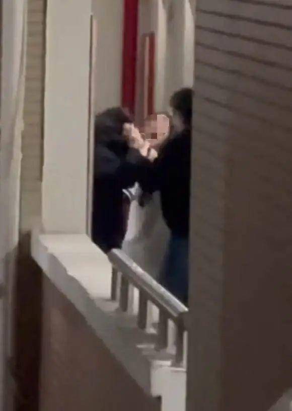 厦门大学嘉庚学院一大四学姐被学妹打伤，需植入钢钉坐轮椅？学校通报