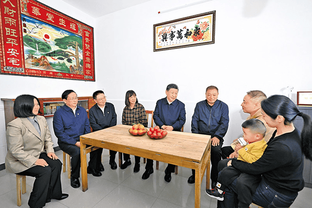一见·从侗寨里的这一幕，感受不变的人民情怀