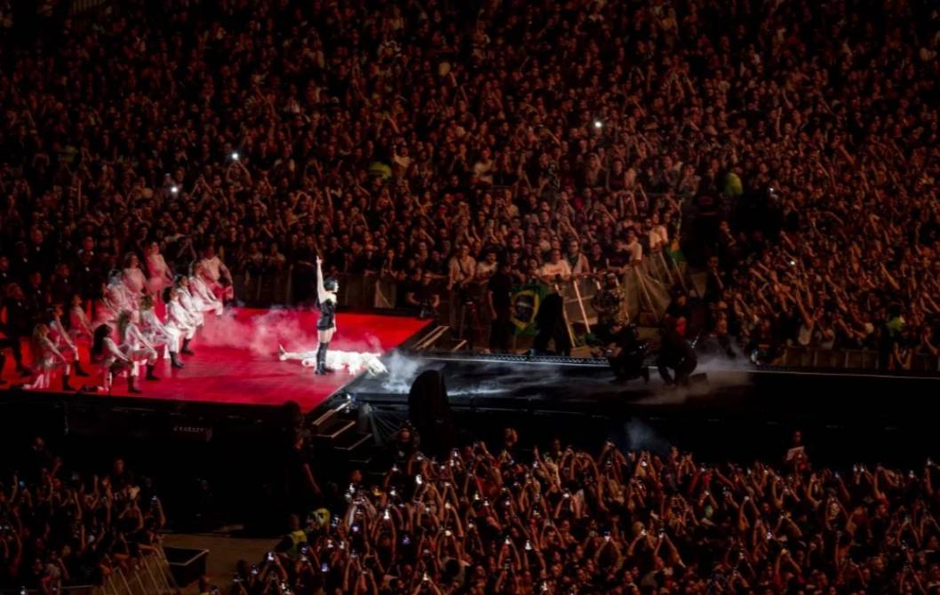 Lady Gaga巴西演唱会遭炸弹威胁，警方逮捕两人